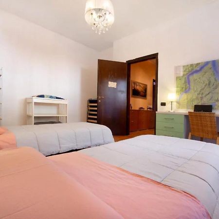Appartamento House of Roses con vista Duomo Como Exterior foto