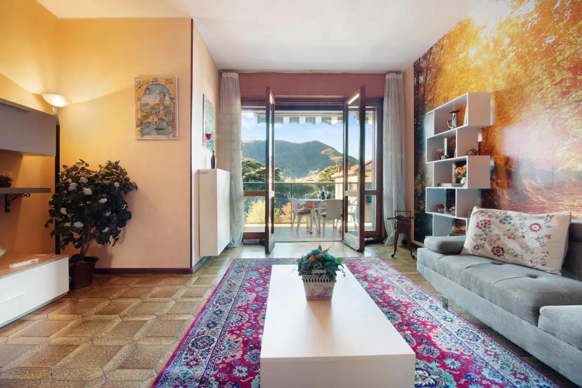Appartamento House of Roses con vista Duomo Como Exterior foto