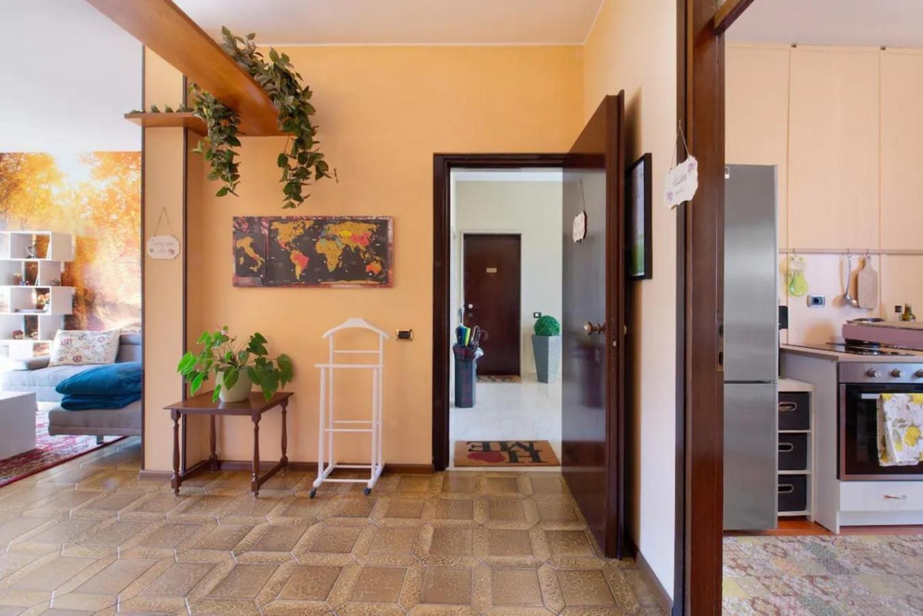 Appartamento House of Roses con vista Duomo Como Exterior foto